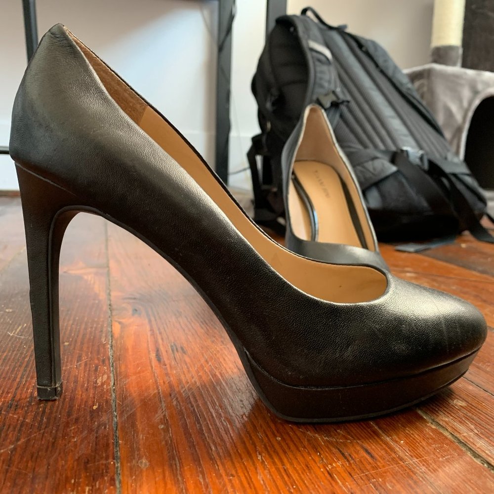 Gianni Bini Black Leather Pumps